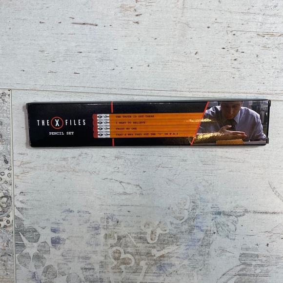Loot Crate Exclusive The X Files Pencil Set - Picture 1 of 3